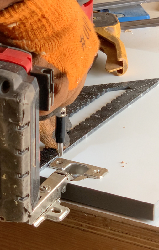 installing cabinet hinge